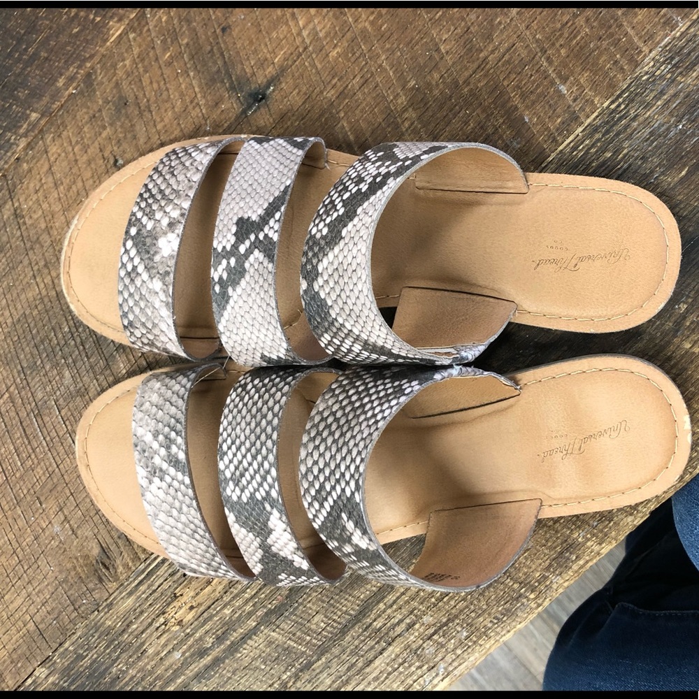 Womens slip on shoes